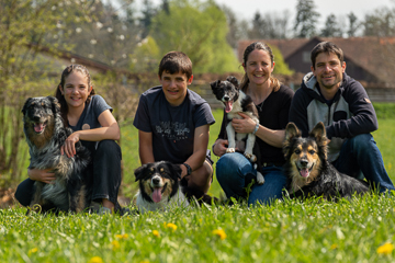 Familie Etter mit ihren Hunden