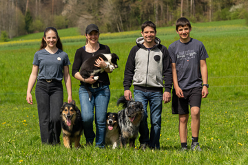 Familie Etter mit ihren Hunden