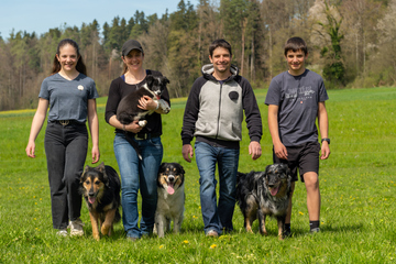 Familie Etter mit ihren Hunden