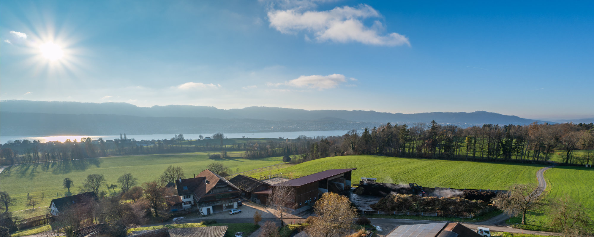 Bauernhof Etter oberhalb Herrliberg mit Aussicht auf Zürichsee